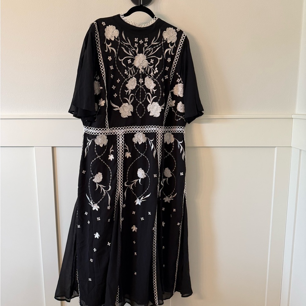 ASOS Curve Black Midi Dress with White Floral Embroidery - Picture 1 of 3